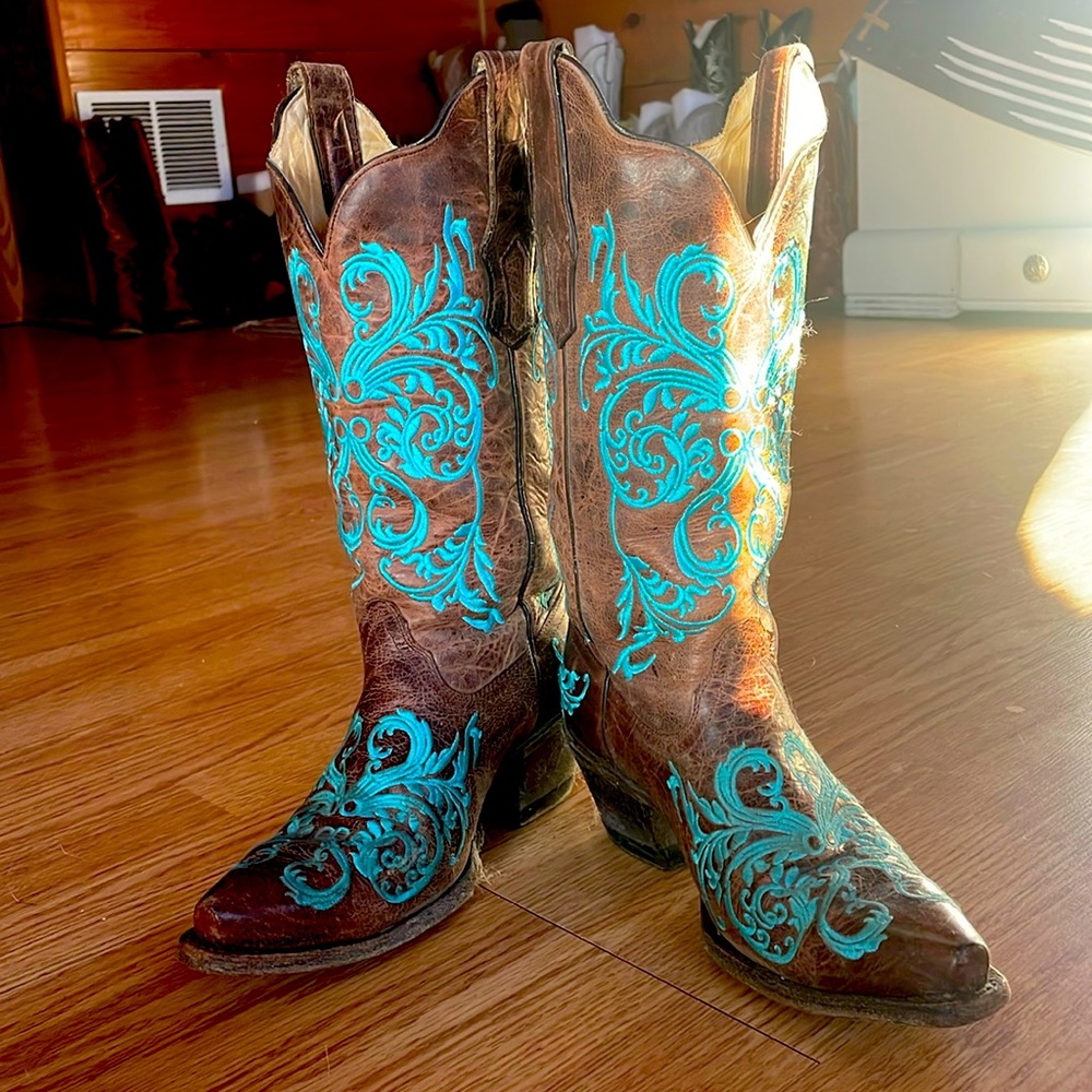 Corrals Boots Size 6